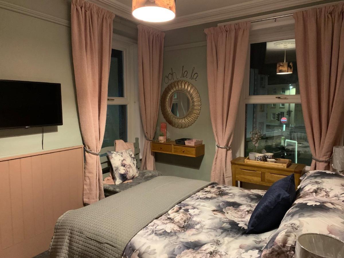 פנרית' Cornerhouse Guesthouse מראה חיצוני תמונה